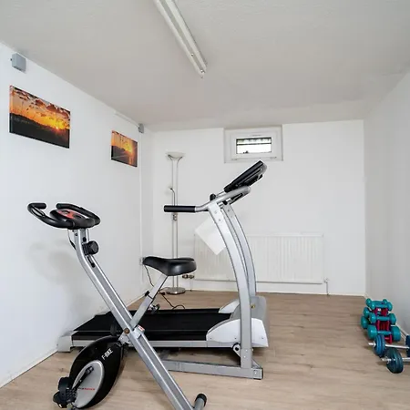 Solaris 4 Mit Balkon, Gemeinschaftssauna Und Grillplatz アパート グレーミッツ